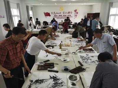 传统文化助力扶贫攻坚——江苏、贵州中国画学会交流展在贵阳开幕